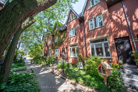 Photo 2 at 8 Old Trillium Lane, Regent Park, Toronto