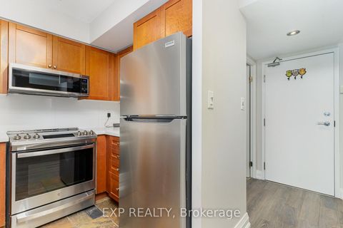 Photo 10 at 614 - 230 King Street, Moss Park, Toronto