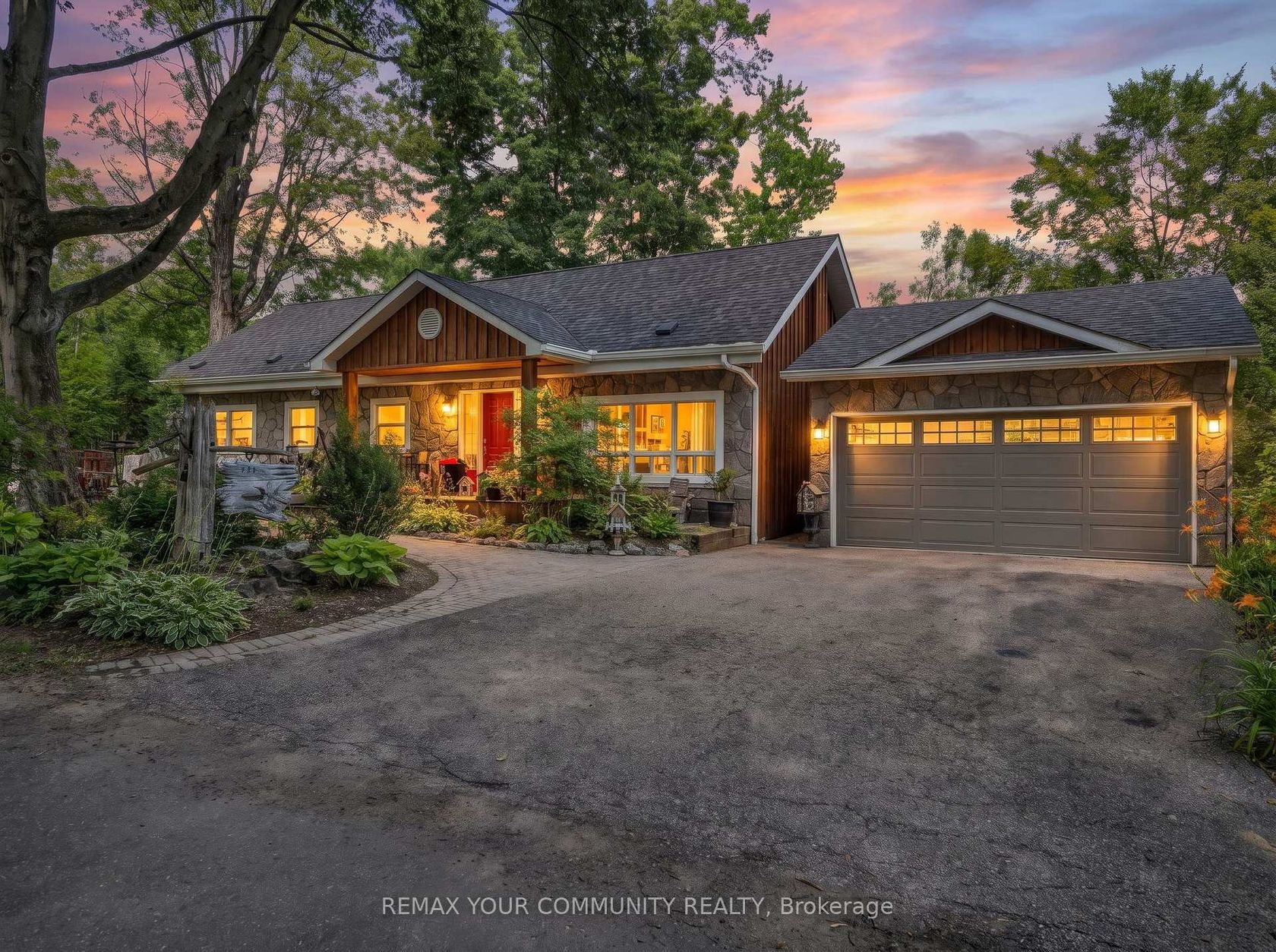 111 Sibbald Crescent, Sutton & Jackson