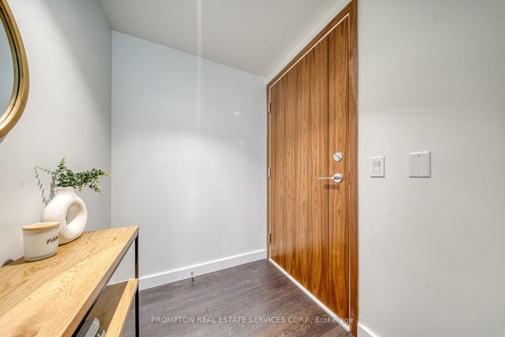 Photo 2 at 2012 - 95 Mcmahon Drive, Bayview Village, Toronto