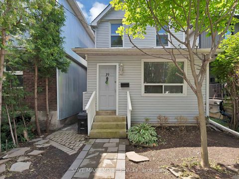 Photo 2 at 19 Minto Street, Coxwell, Toronto