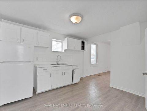 Photo 8 at 19 Minto Street, Coxwell, Toronto