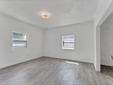 Photo 20 at 19 Minto Street, Coxwell, Toronto
