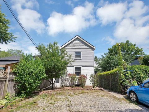 Photo 26 at 19 Minto Street, Coxwell, Toronto