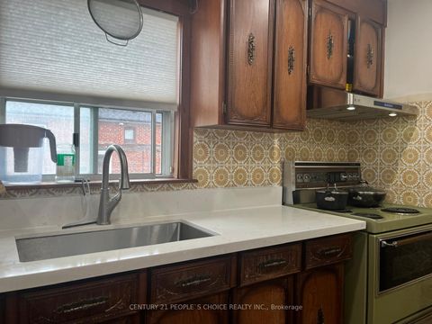 Photo 10 at 10 Rosewood Avenue, Queensway, Toronto