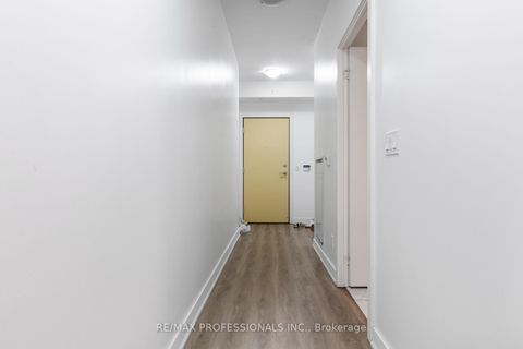 Photo 1 at 325 - 30 Nelson Street, Waterfront Communities C1, Toronto