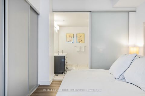 Photo 23 at 325 - 30 Nelson Street, Waterfront Communities C1, Toronto