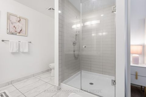 Photo 26 at 325 - 30 Nelson Street, Waterfront Communities C1, Toronto