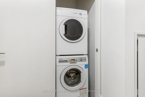 Photo 30 at 325 - 30 Nelson Street, Waterfront Communities C1, Toronto