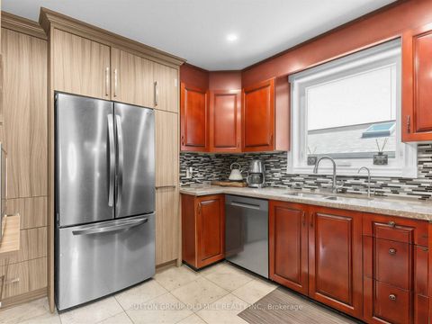 Photo 11 at 40 Tansley Avenue, Bendale, Toronto