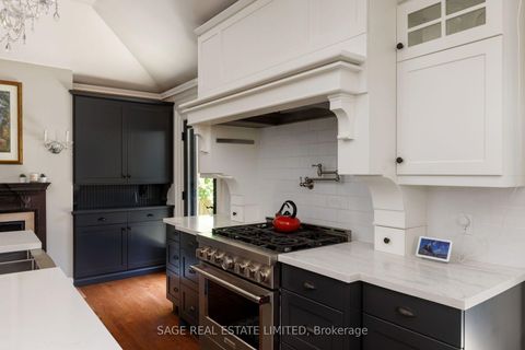 Photo 13 at 5 Blair Athol Crescent, Rosethorn, Toronto