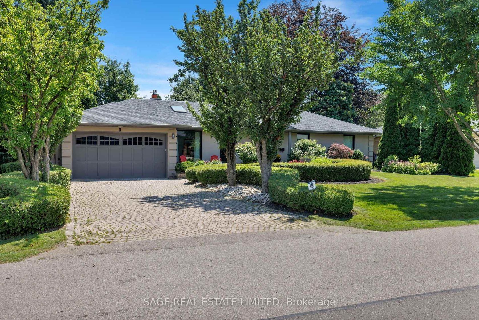 5 Blair Athol Crescent, Rosethorn, Toronto 