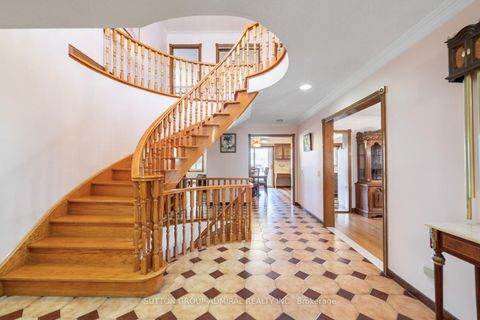 Photo 2 at 48 Weldrick Road W, North Richvale, Richmond Hill