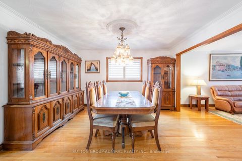 Photo 6 at 48 Weldrick Road W, North Richvale, Richmond Hill