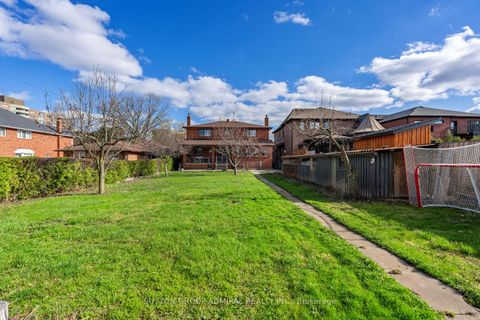 Photo 30 at 48 Weldrick Road W, North Richvale, Richmond Hill