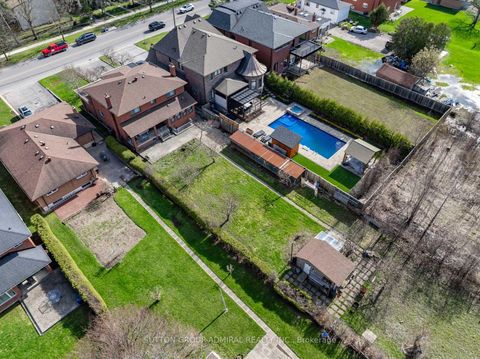 Photo 35 at 48 Weldrick Road W, North Richvale, Richmond Hill
