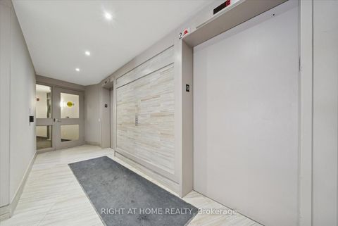Photo 5 at 707 - 260 Davis Drive, Central Newmarket, Newmarket