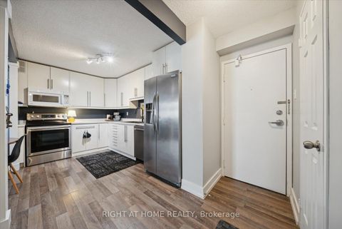 Photo 7 at 707 - 260 Davis Drive, Central Newmarket, Newmarket