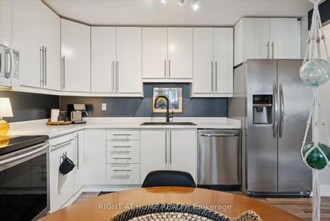 Photo 9 at 707 - 260 Davis Drive, Central Newmarket, Newmarket