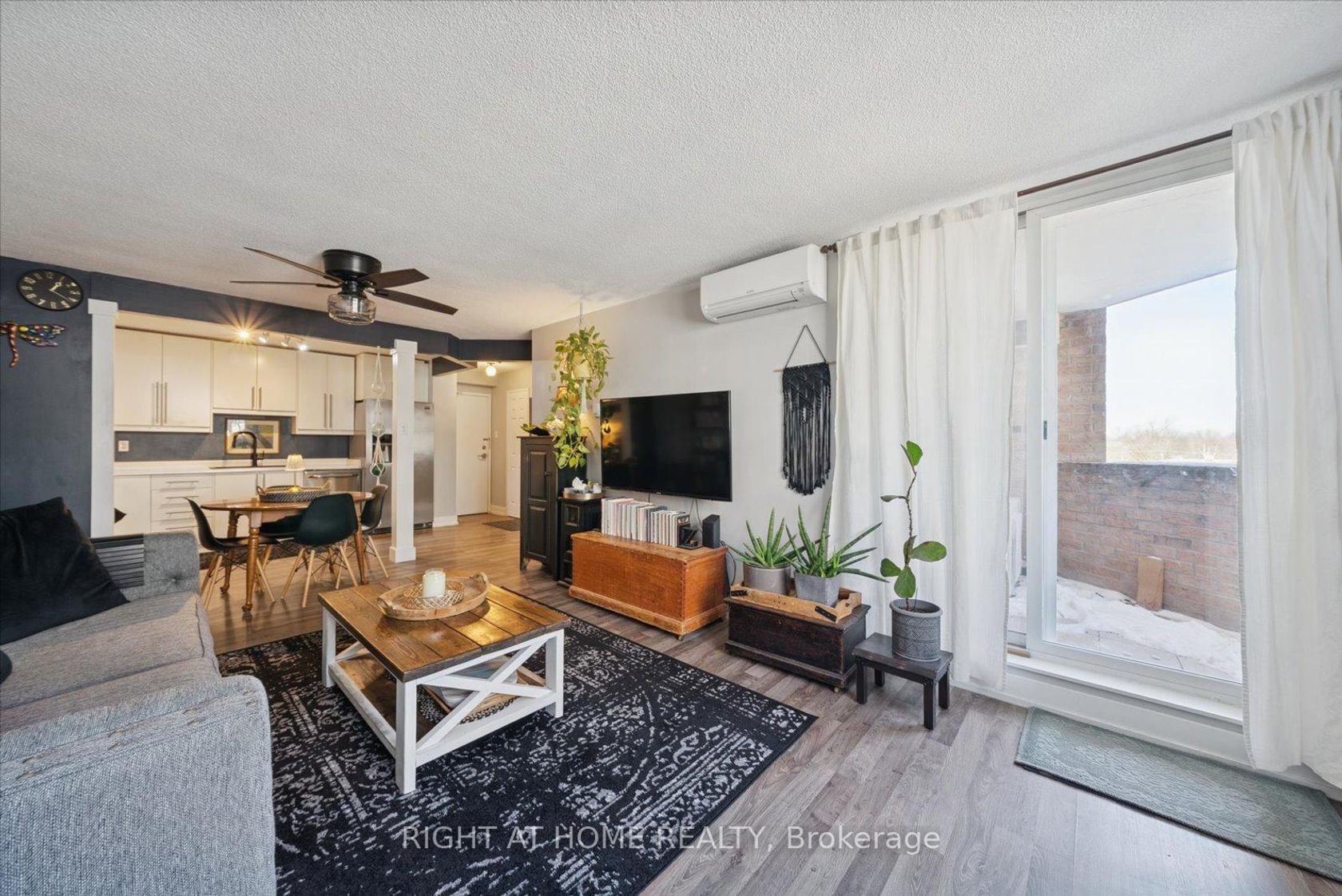 707 - 260 Davis Drive, Central Newmarket, Newmarket photo 6