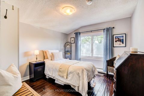Photo 18 at 39 Rosemeade Avenue, Queensway, Toronto
