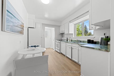 Photo 9 at 41 Clapperton Avenue, Birchmount, Toronto