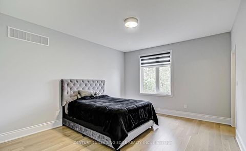 Photo 7 at 37 Woodhaven Avenue, Aurora Estates, Aurora