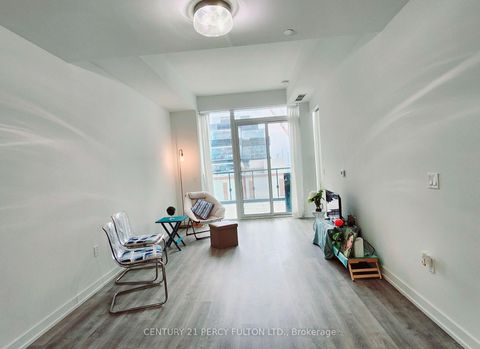 Photo 12 at 1014 - 158 Front Street E, Moss Park, Toronto