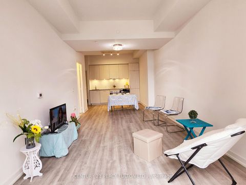Photo 13 at 1014 - 158 Front Street E, Moss Park, Toronto