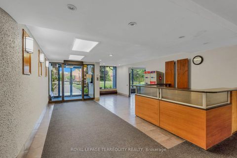 Photo 3 at 816 - 180 Markham Road, Scarborough Village, Toronto