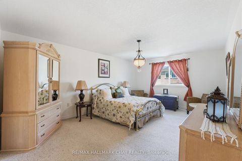 Photo 15 at 12 Parisian Crescent, Shore, Barrie