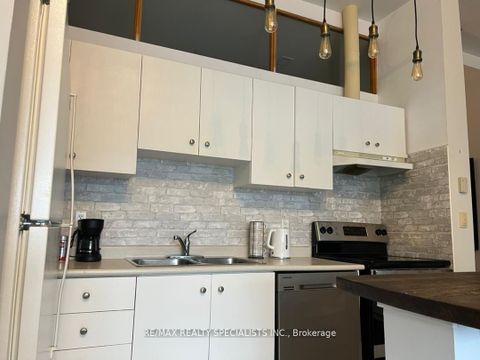 Photo 4 at 519 - 700 King Street W, Niagara, Toronto