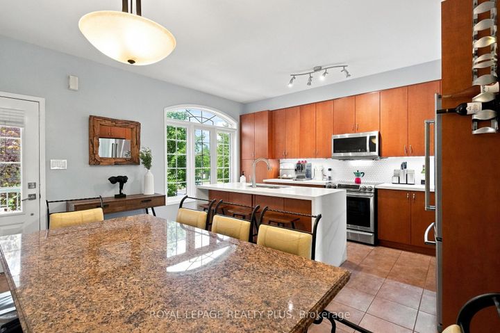 Photo 10 at 2333 Sutton Drive, Orchard, Burlington