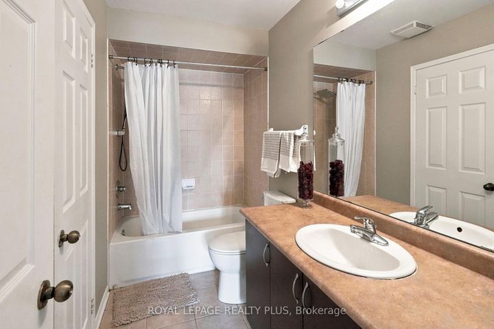 Photo 21 at 2333 Sutton Drive, Orchard, Burlington