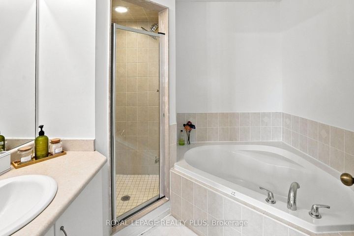 Photo 23 at 2333 Sutton Drive, Orchard, Burlington