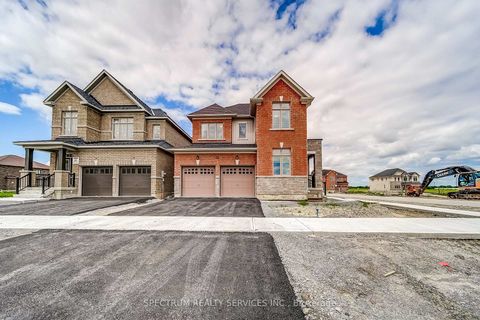 Photo 2 at 52 Father Muckle Avenue, Keswick South, Georgina