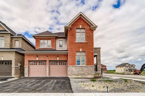 Photo 3 at 52 Father Muckle Avenue, Keswick South, Georgina