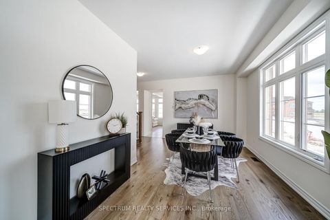 Photo 10 at 52 Father Muckle Avenue, Keswick South, Georgina