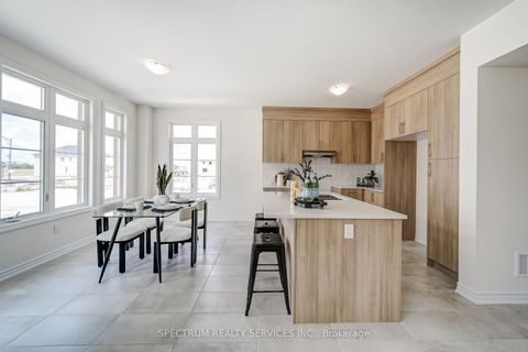 Photo 17 at 52 Father Muckle Avenue, Keswick South, Georgina