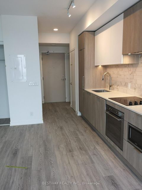 Photo 2 at 1611 - 2020 Bathurst Street, Cedarvale, Toronto
