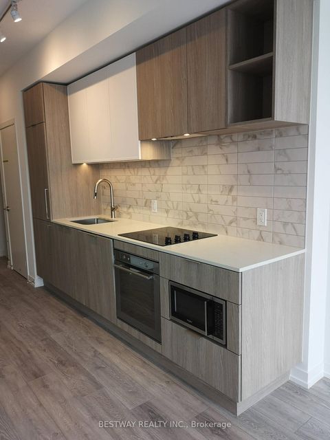 Photo 3 at 1611 - 2020 Bathurst Street, Cedarvale, Toronto