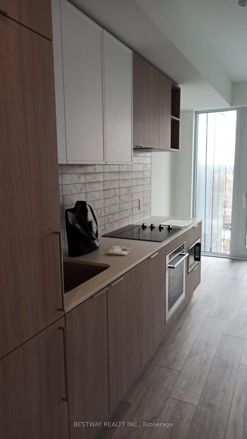 Photo 4 at 1611 - 2020 Bathurst Street, Cedarvale, Toronto