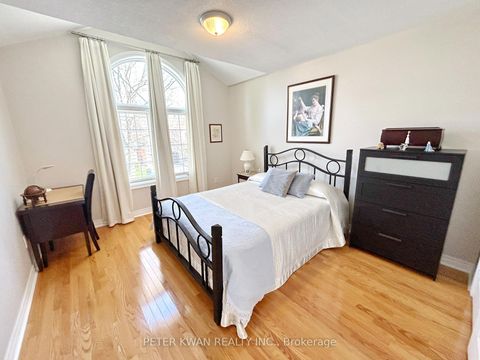 Photo 21 at 664 Society Crescent, Summerhill Estates, Newmarket