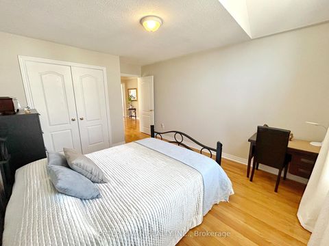 Photo 22 at 664 Society Crescent, Summerhill Estates, Newmarket