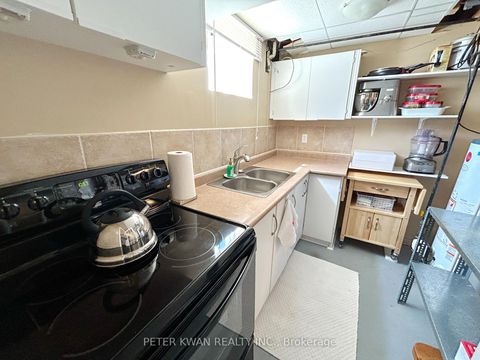 Photo 30 at 664 Society Crescent, Summerhill Estates, Newmarket