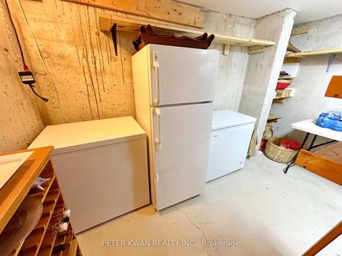 Photo 34 at 664 Society Crescent, Summerhill Estates, Newmarket