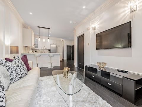 Photo 2 at 126 - 2351 Kennedy Road, Malvern West, Toronto