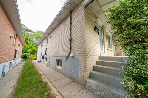 Photo 5 at 33 Elise Terrace, Newtonbrook West, Toronto
