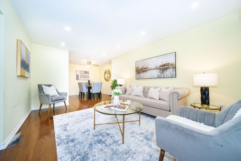 Photo 10 at 33 Elise Terrace, Newtonbrook West, Toronto
