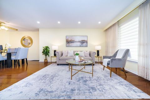Photo 12 at 33 Elise Terrace, Newtonbrook West, Toronto